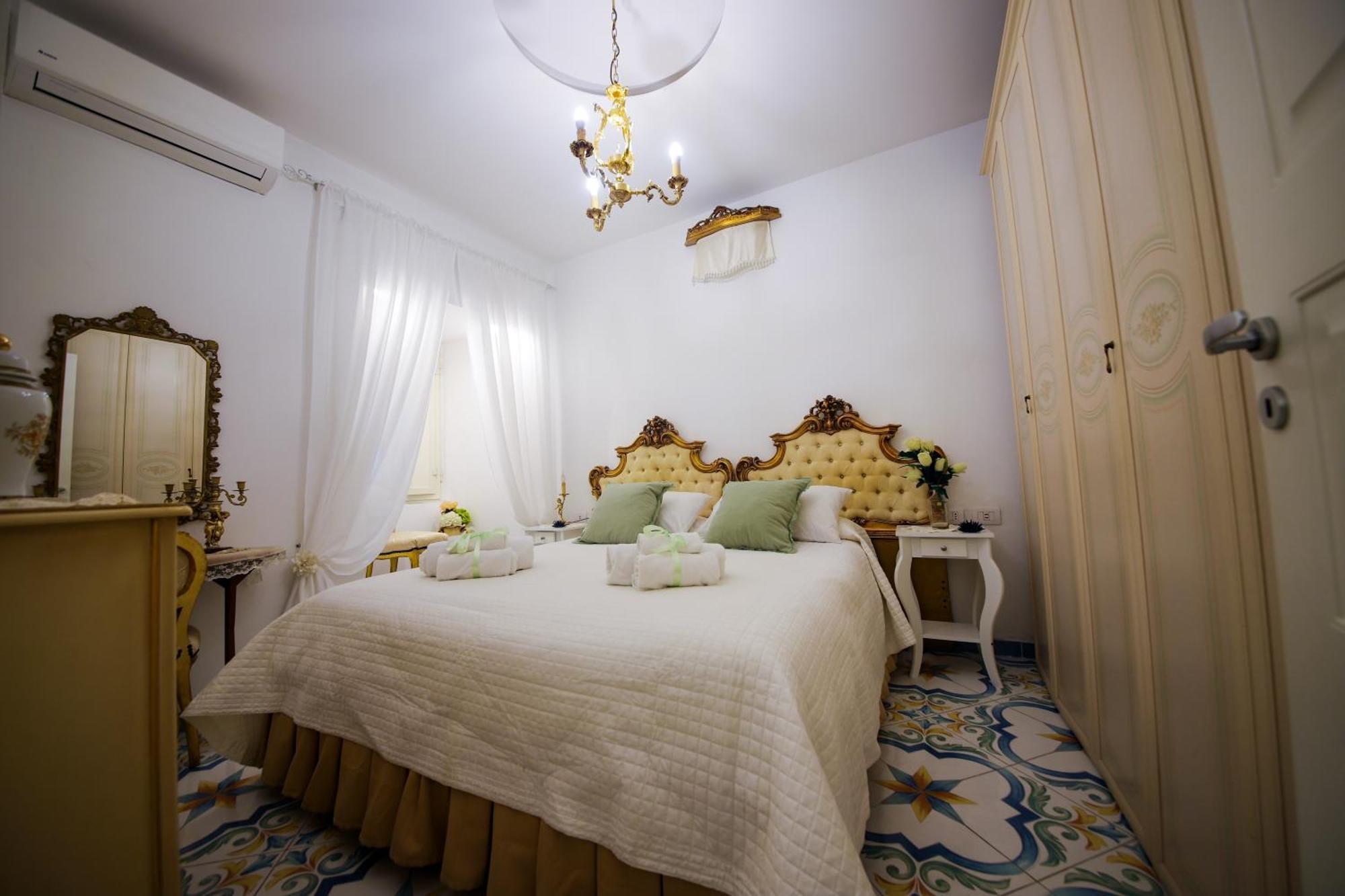 Giallo Napoletano Home Napoli Bagian luar foto